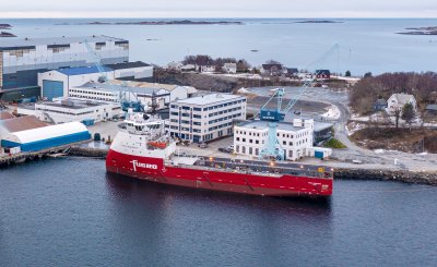 Fugro Resilience quayside