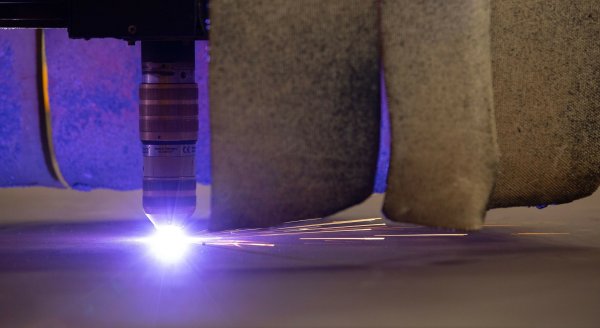 Steel cutting yno 322 JP Morgan 6 cropped