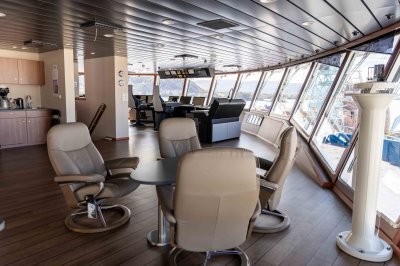 Bridge lounge