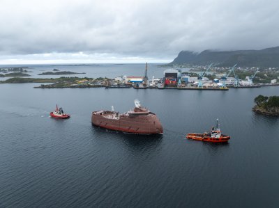 Yno_322_hull_arrival_Ulstein_Verft 8