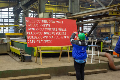 Steel cutting ceremony Yno 318.