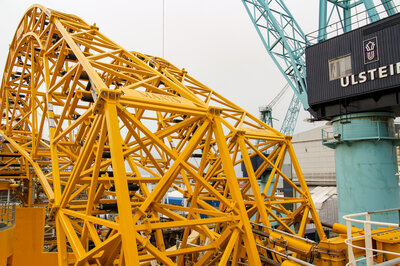 Close-up of the loading arms.