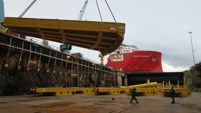 A MAATS carousel part being temporarily positioned in the dry dock at Ulstein Verft. Photo: Jonn Gunnar Bjørkedal.