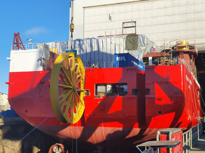 The first lay wheel getting positioned, photo by Maats.