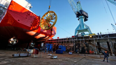 Lay wheel installation on the CLV vessel Nexans Aurora ULSTEIN Daniel Osnes 8
