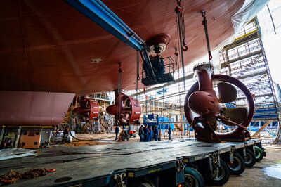 Nexans Aurora, stern azimuth on multiwheeler, photo Brunvoll, Jørgen Eide.