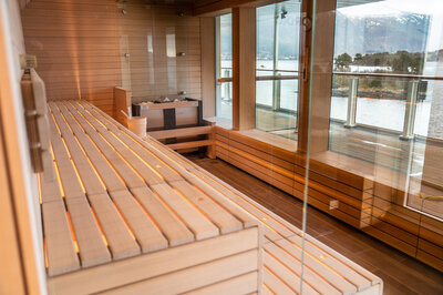 "Tropical sauna" on the NG Endurance.