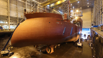 Yno 315 in dock hall