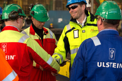 Steel cutting statement signed - Frode Beyer, Project manager, Nexans and Jarle Åsemyr, Hull production manager, Ulstein Verft.