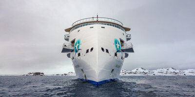 Observation wings on the Greg Mortimer, photo Øyvind Gjerde Kamsvåg.