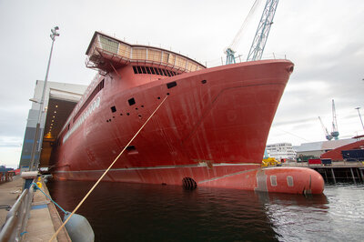 The hull feats neatly into the dock hall.