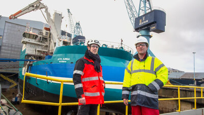 Sebastian Zehmke-Marahrens (DOC representative for Oceanbreeze) and Erik Willemssen (Acta Marine) in partnership on the Acta Auriga.