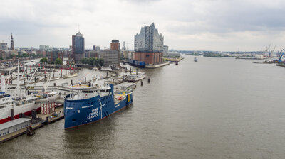 Windea La Cour in the Hamburg harbour.