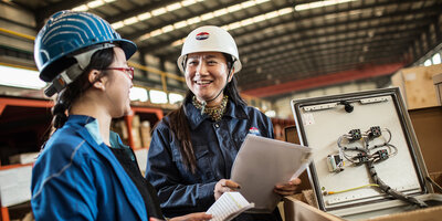 Kelly Jiang and customer equipment China Marius Beck Dahle