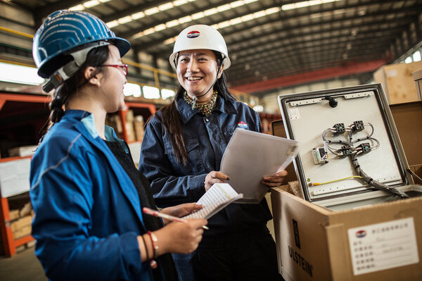 Kelly Jiang and customer equipment China Marius Beck Dahle