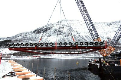 Ved Cermaq sitt lakseanlegg