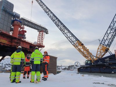 Ulstein heavylift multiwheeler kran oppdrag Averoy 4