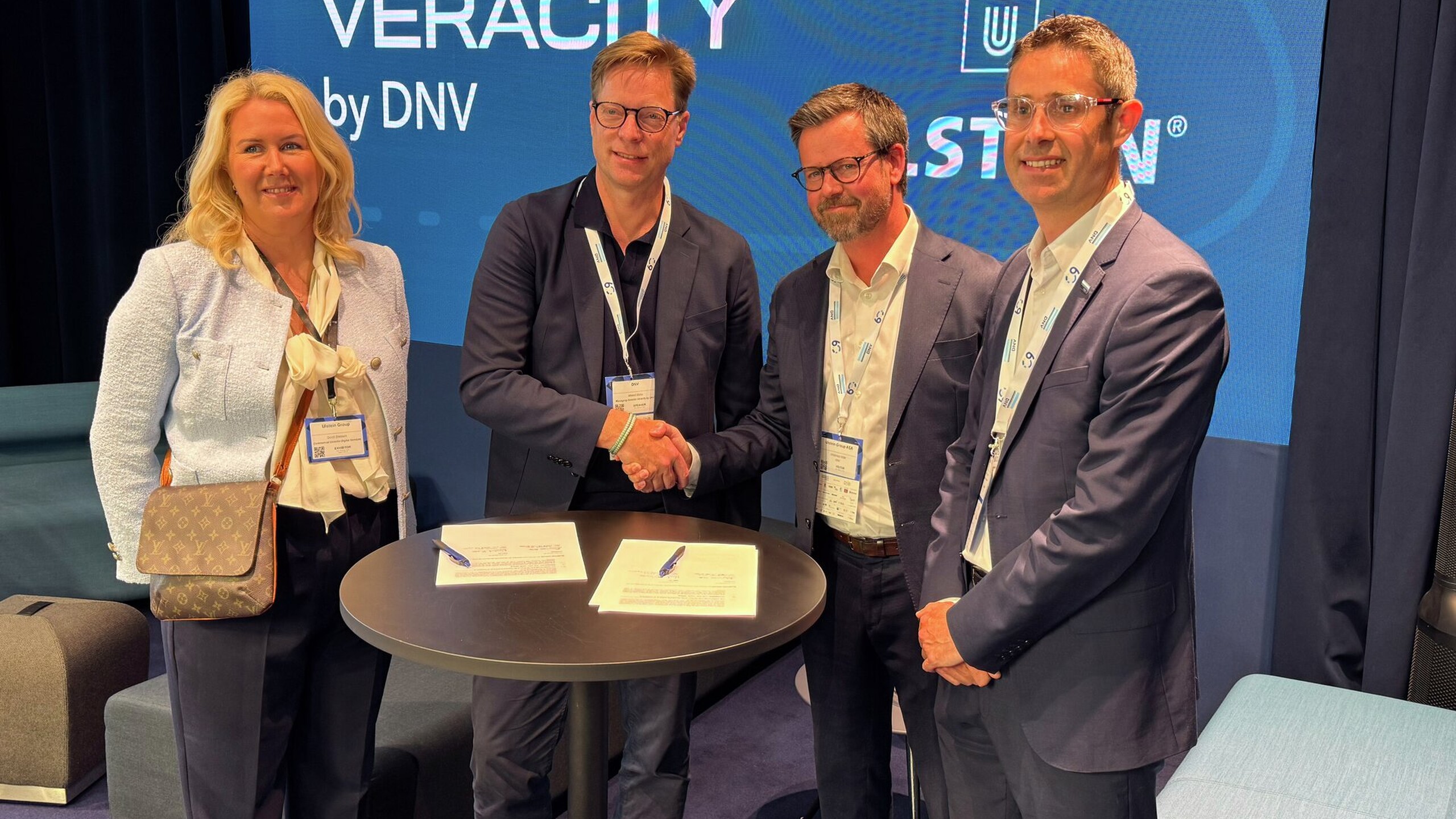 In the photo from the left: Dordi Blekken (Ulstein), Mikkel Skou (DNV), Johannes Volle (Ulstein), Barry Authers (DNV)