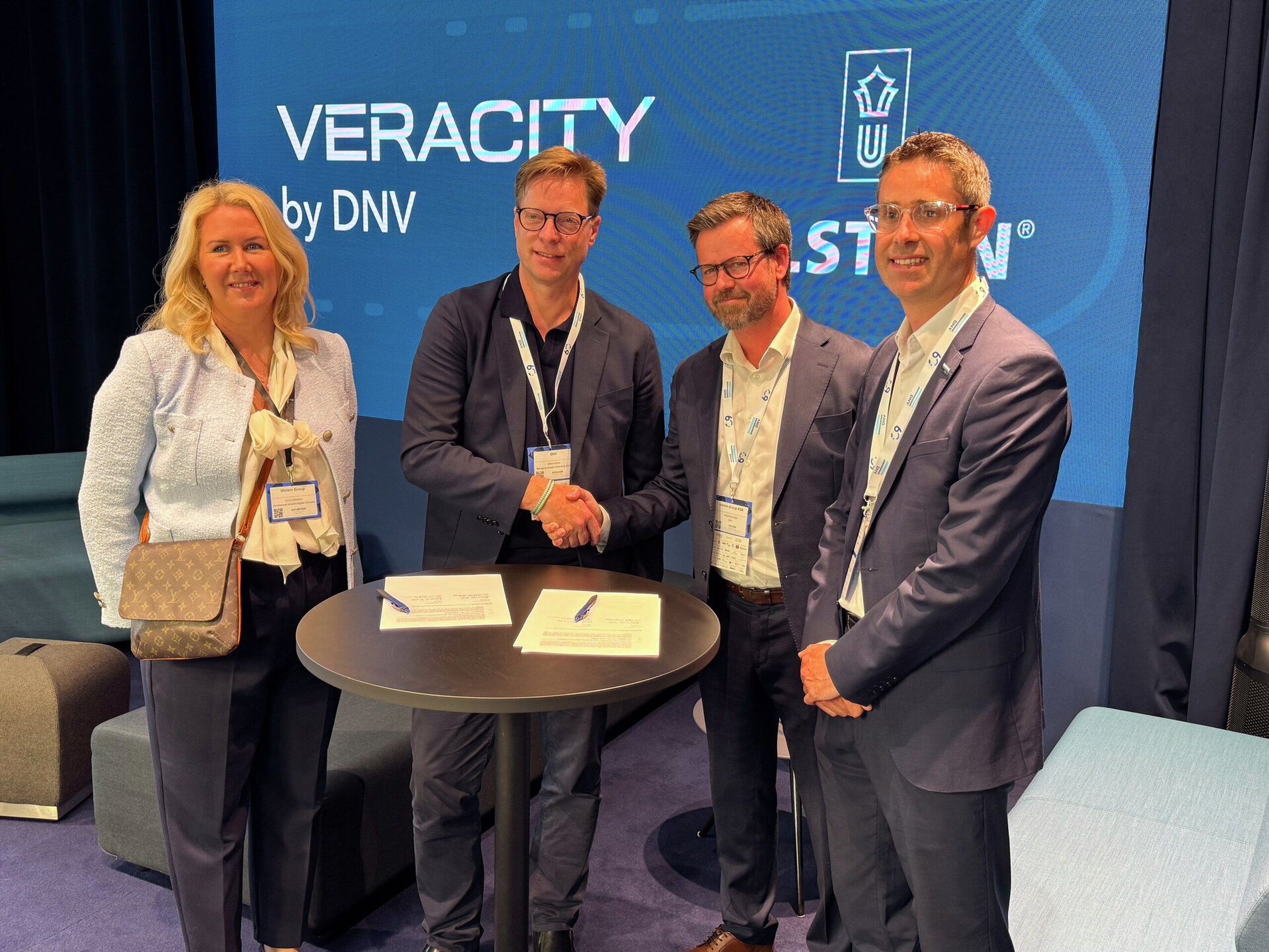 In the photo from the left: Dordi Blekken (Ulstein), Mikkel Skou (DNV), Johannes Volle (Ulstein), Barry Authers (DNV)